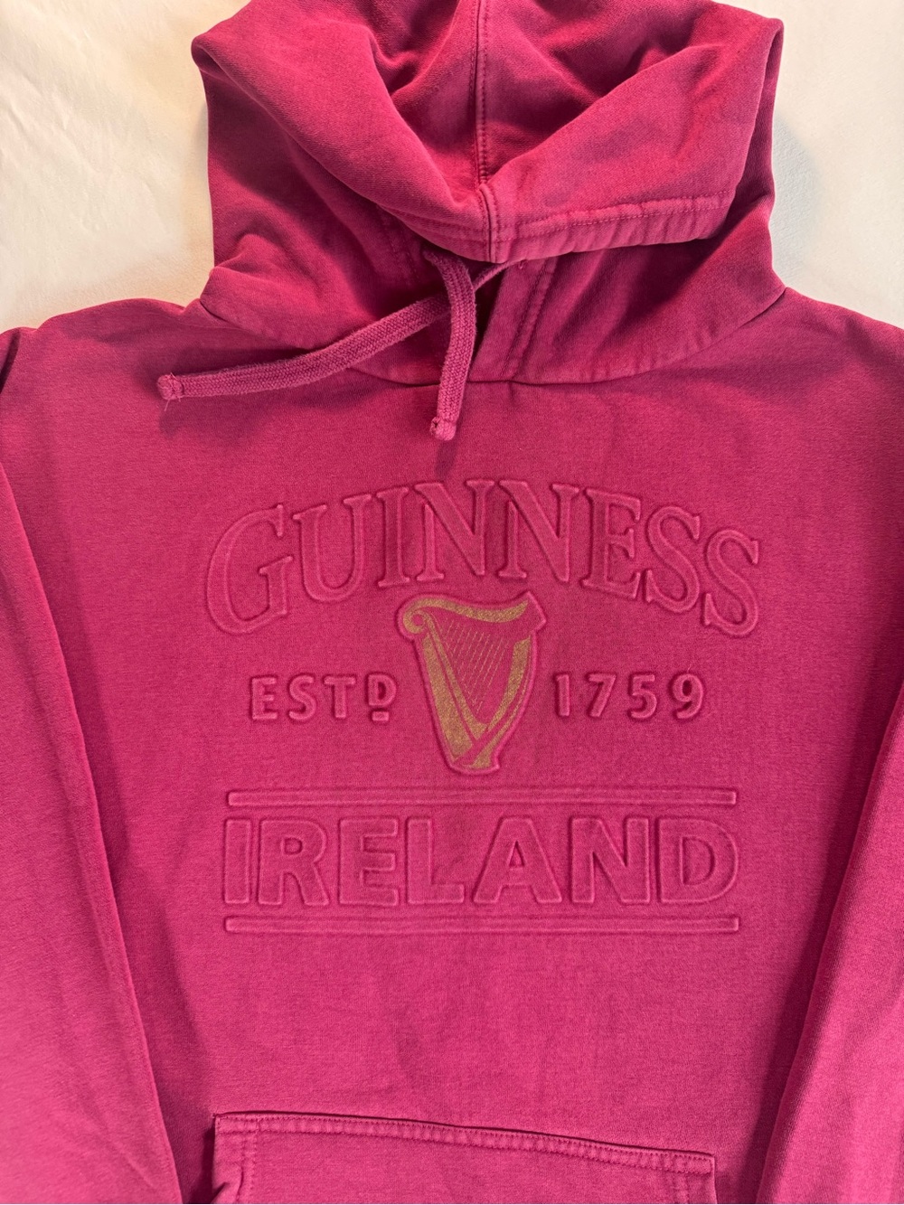 Official Guinness Ireland Embossed Hoodie Pullover Burgundy Berry Pink Large